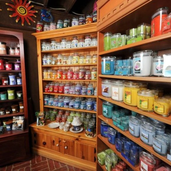 NEW A&W Root Beer Can Candle Soda Candles Handcrafted in Tennessee Scented - Picture 4 of 4